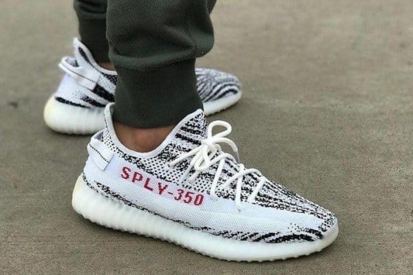 Giới thiệu về sản phẩm giày yeezy 350 v2 chính hãng